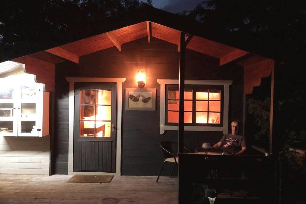 Unique Tiny House Near 3 Peaks - The Zedshed Lägenhet Bentham Exteriör bild