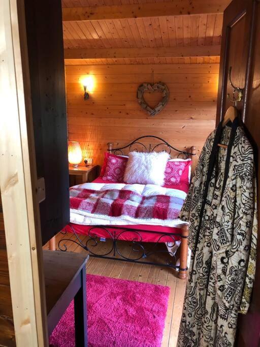 Unique Tiny House Near 3 Peaks - The Zedshed Lägenhet Bentham Exteriör bild